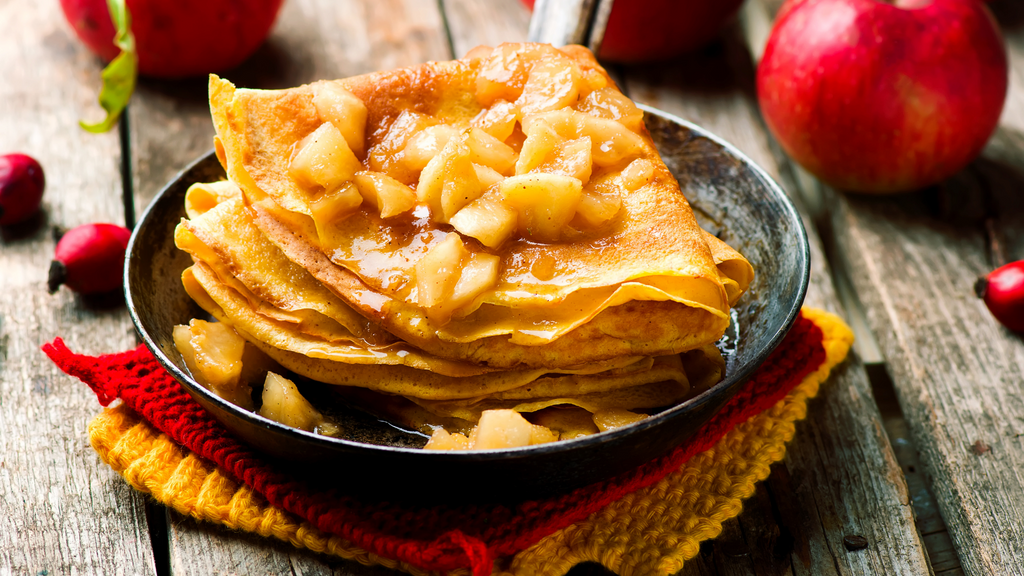 Cinnamon Crepes with Caramelized Apples 