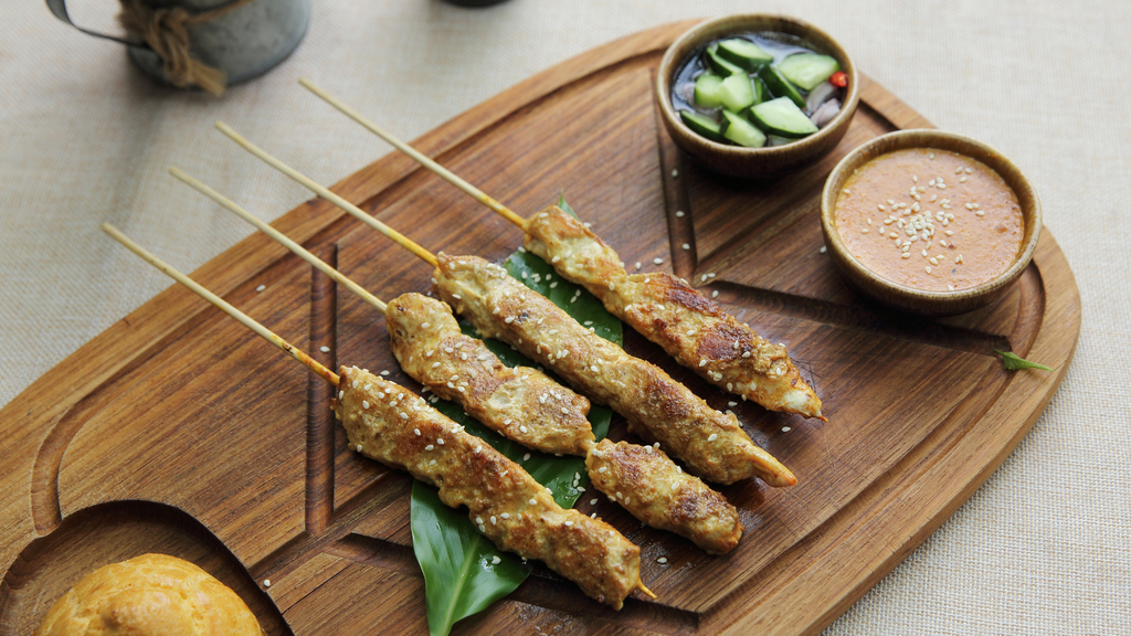 Chicken Satay with Peanut Sauce